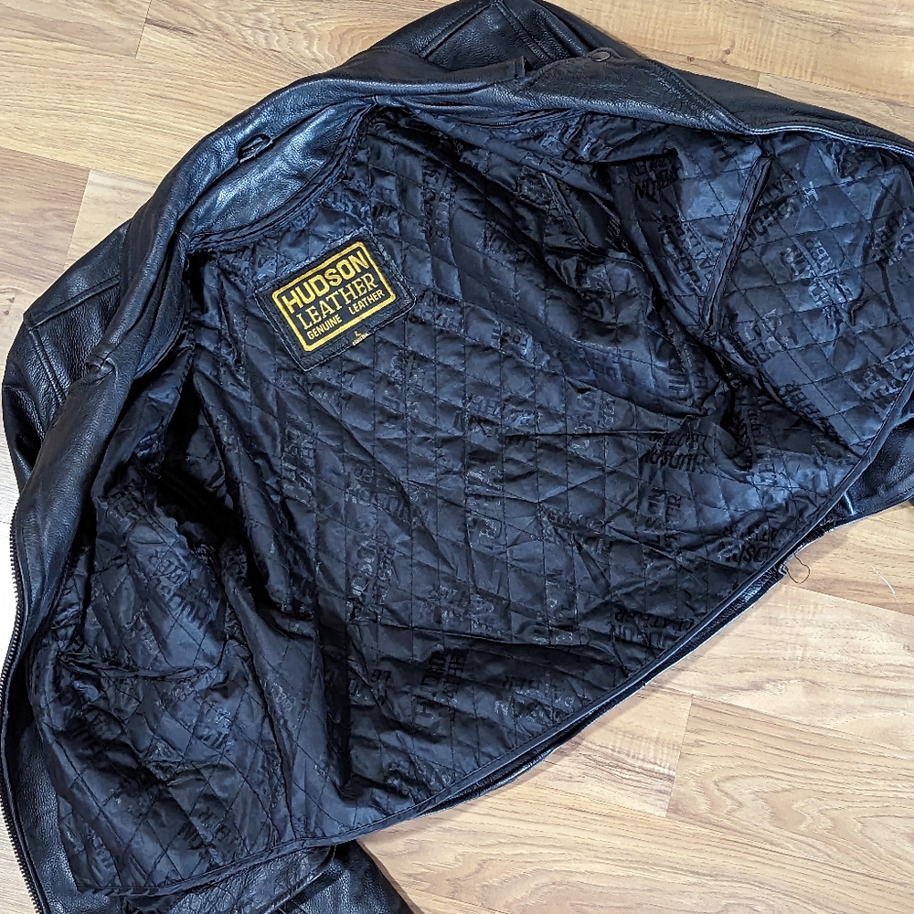 Leather Jacket! - Picture 4 of 9